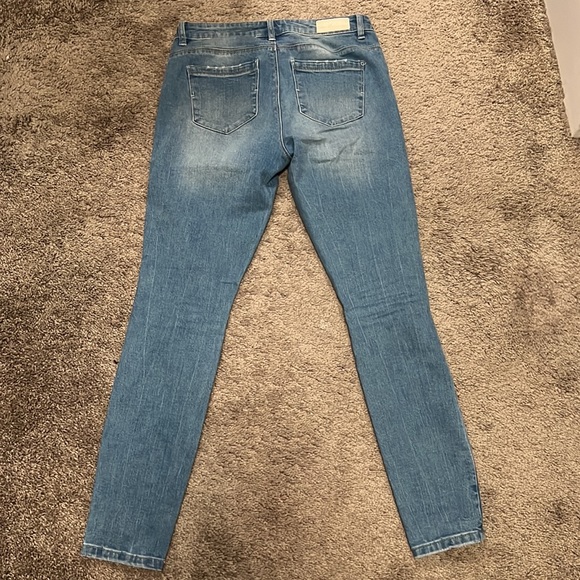 only regular skinny jeans - Picture 3 of 3